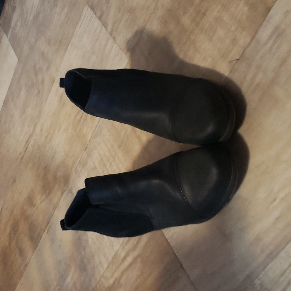 Sorel leather booties black 10